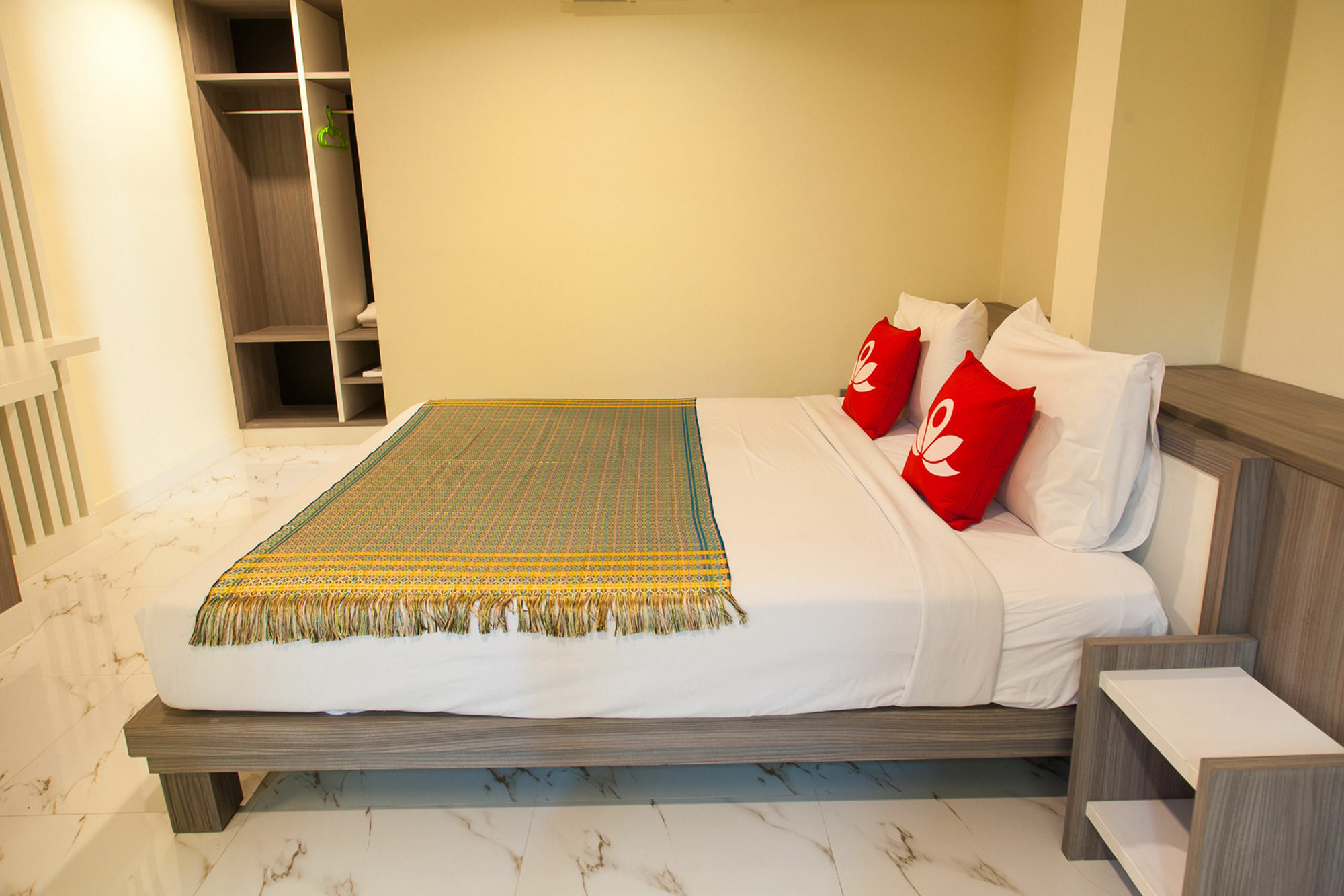 Zen Rooms Samsen 3 Bangkok Kültér fotó