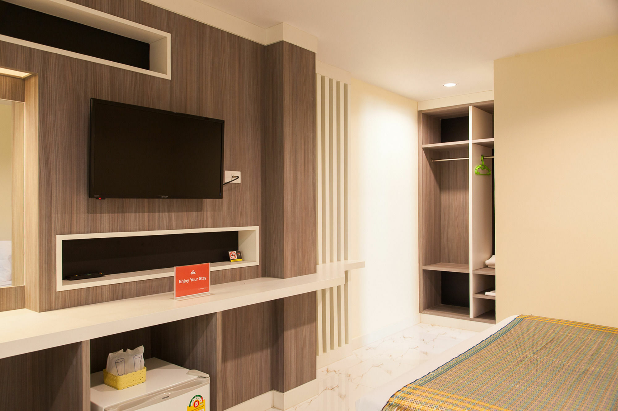 Zen Rooms Samsen 3 Bangkok Kültér fotó